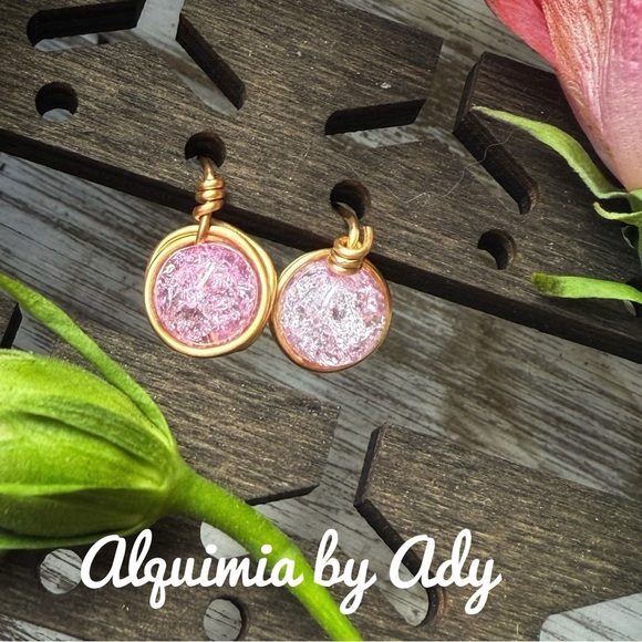 Alquimia Pink crackled quartz and Gold Earrings - Picture 1 of 1
